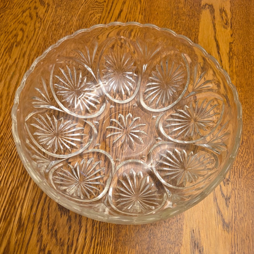 Vintage Anchor Hocking Star Cameo Clear Glass Serving Bowl Scalloped MCM Hosting